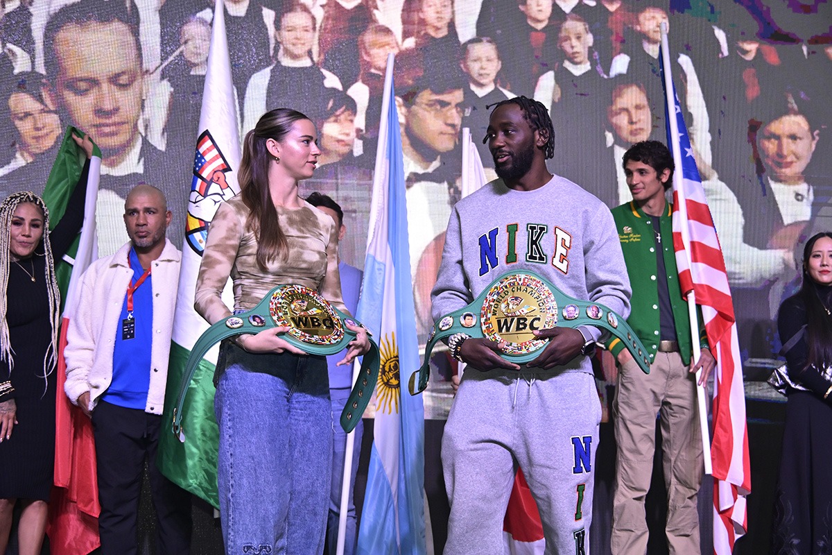 https://wbcboxing.com/wp-content/uploads/2025/10/crawford-convencion-2.jpg